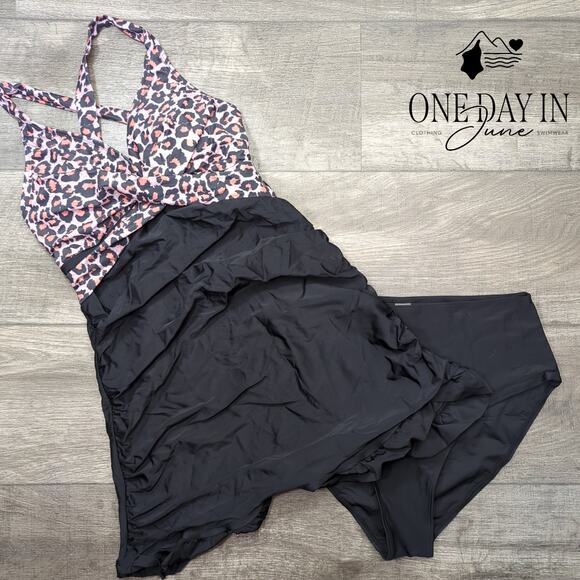 CharmLeaks Cross Front Tie Back Tankini Swimdress Swimsuit Size M - Picture 1 of 4